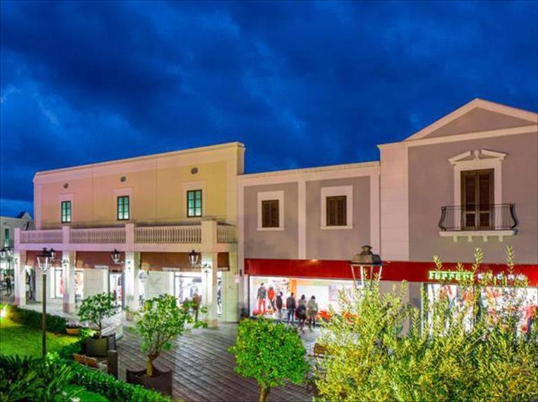 Sicilia Outlet Village-Agira